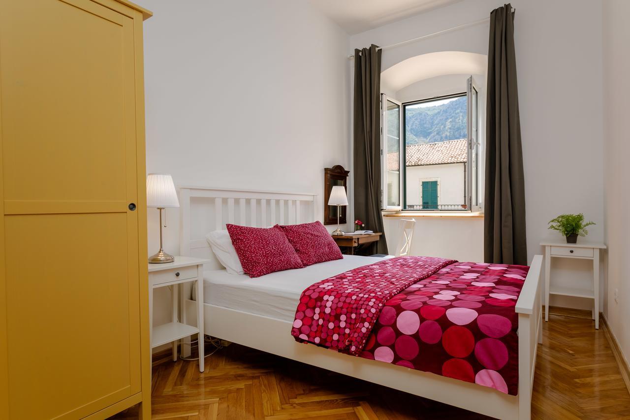 Old Town Clock Tower Apartment Kotor Eksteriør bilde